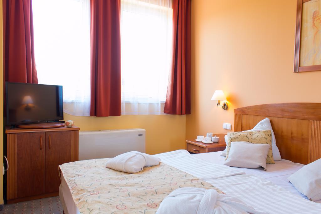 Karos Gold 813 Wellness Apartman Zalakaros Esterno foto