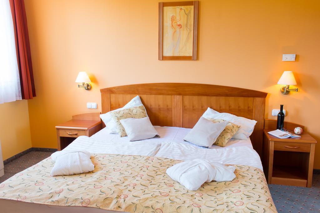 Karos Gold 813 Wellness Apartman Zalakaros Esterno foto